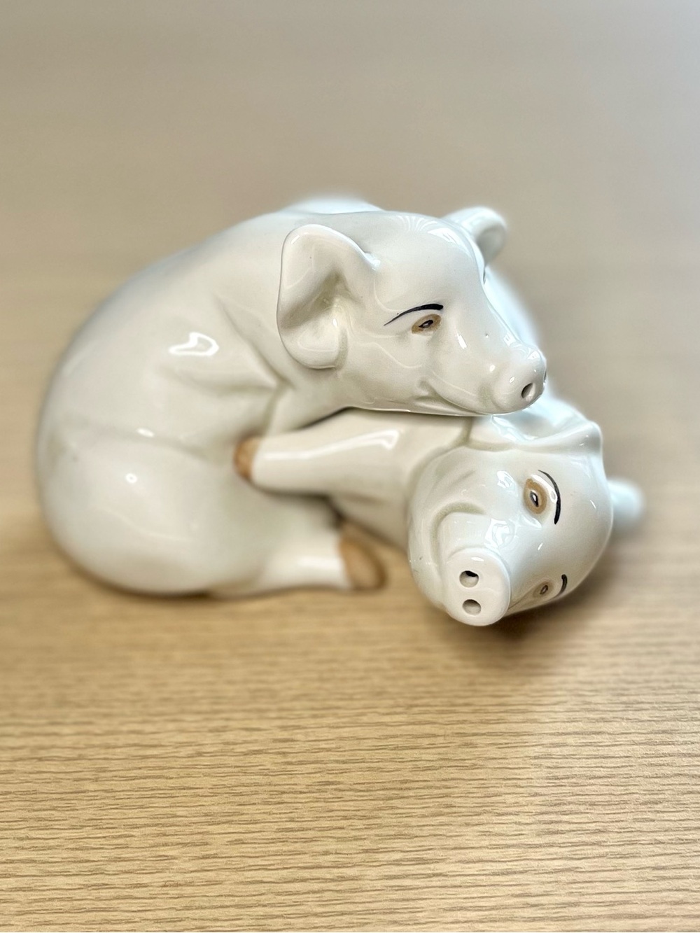 Vintage Fitz and Floyd FF Japan Ceramic Hugging Pigs Salt & Pepper Shaker Set